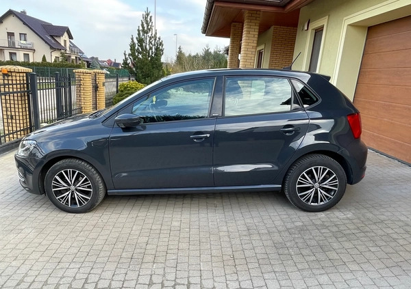 Volkswagen Polo cena 36000 przebieg: 163500, rok produkcji 2017 z Przedecz małe 211